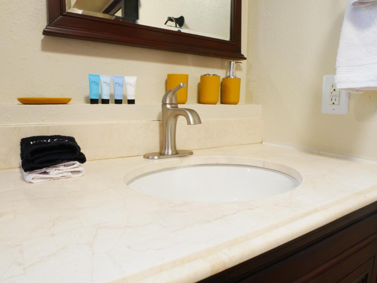 Private Basement, Bath, Living Area In Morrison Apartment ภายนอก รูปภาพ